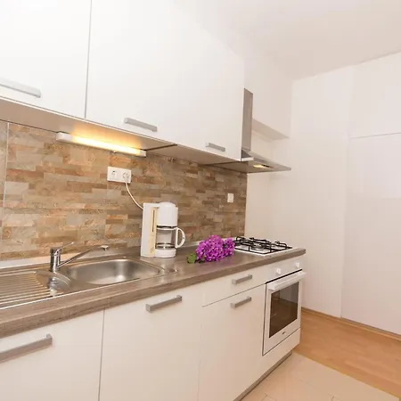 Masteli - Three Bedroom With Terrace And Sea View Apartment *